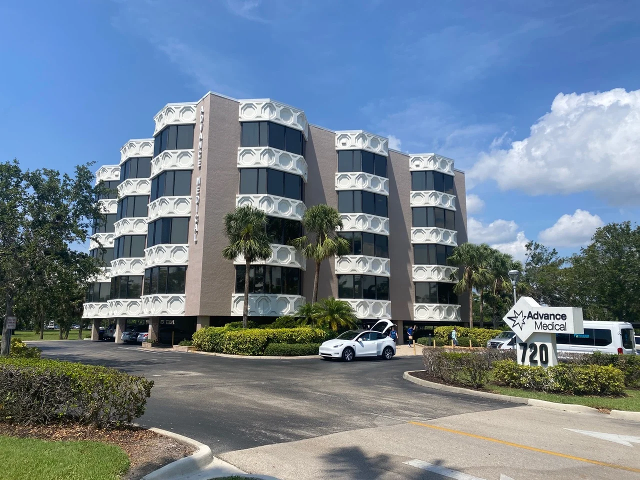 720 Goodlette Rd N
Naples, FL 34102